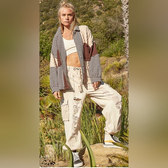 POL Distressed Cargo Pants in The Color Oatmilk. NWOT - Picture 2 of 6